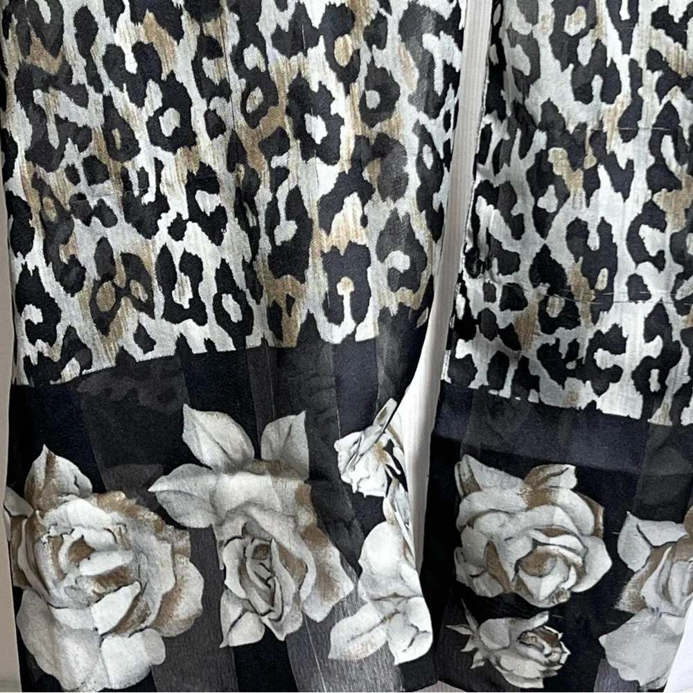 Scarf animal print floral gray black lightweight silky no tags - Picture 4 of 4